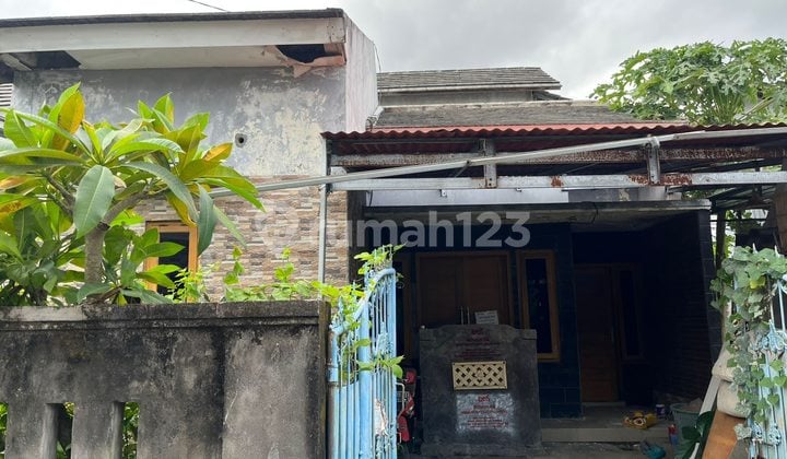 For Sale 1 Plot of Land 100 M2 + Building in Badung