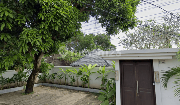 Dijual 1 Bidang Tanah dengan Bangunan Total Luas 561 M² - Badung