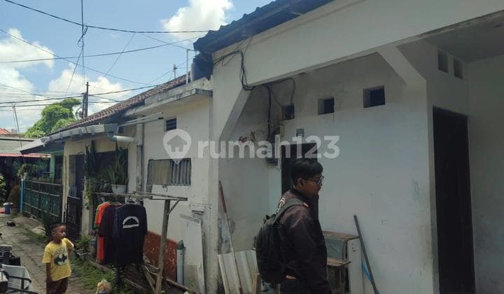 Dijual 1 Bidang Tanah dengan Total Luas 275 M2 Berikut Bangunan - Badung