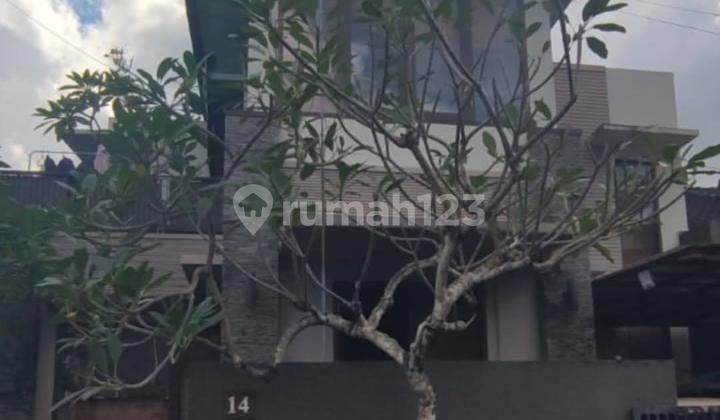For Sale 1 Strategic Land Plot Total Area 105 M² with Building - Badung