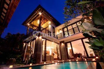Beautiful elegant villa with private pool 5 minutes to Kuta beach