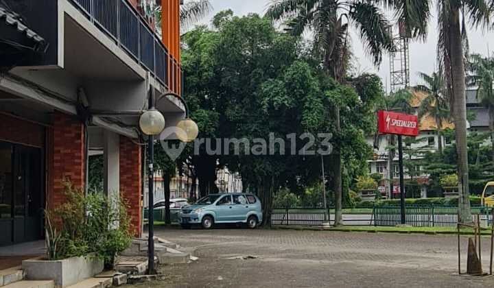 Ruko siap pakai 3lantai terletak di pusat bisnis kota BSD