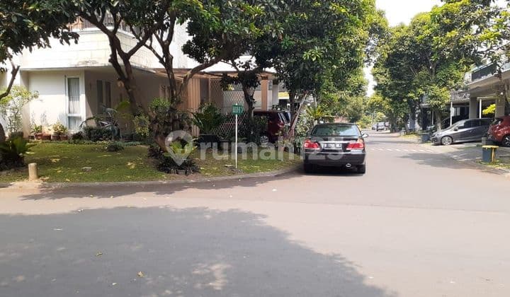 Rumah hoek hadap utara-timur cantik siap huni di Sevilla bsd