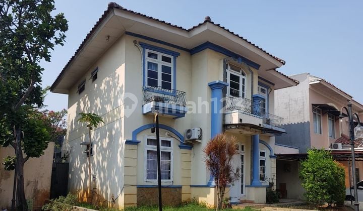 Price dropped, 2-story house facing garden, affordable in Taman Fortuna BSD.