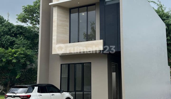 Rumah baru siap huni bagus nyaman dikawasan SCBD Bsd