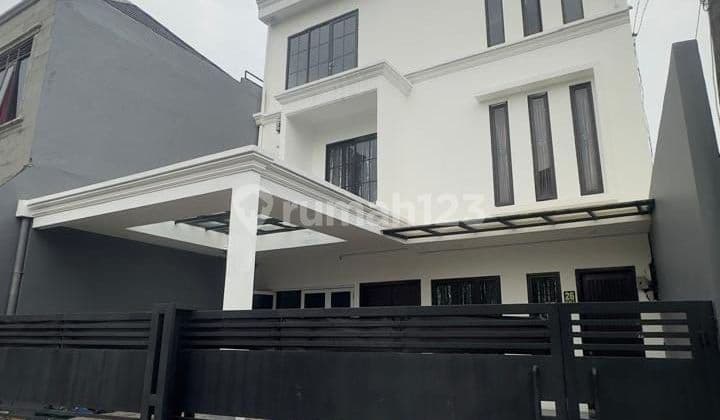 Rumah Mewah 3lantai Dgn Private Pool Di Bumi Puspitek Asri