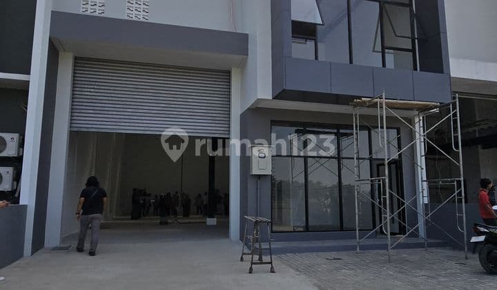 Warehouse in Ready-to-Use Industrial Warehouse Complex