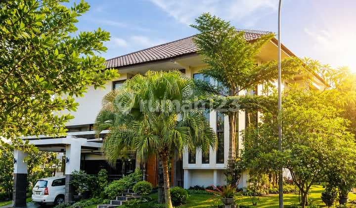Corner House, 2.5 Floors, Semi Furnished, Ready to Move in at The Green