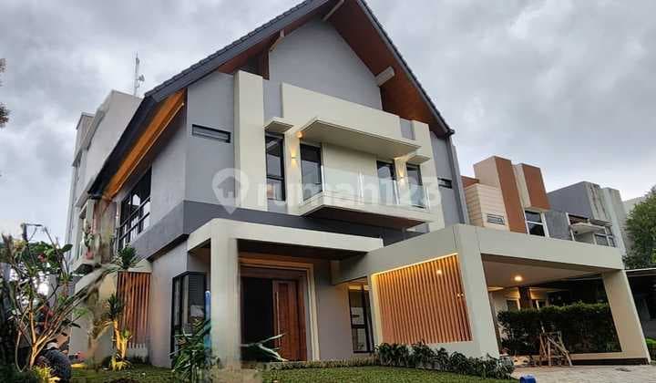 Rumah Hoek Modern dan Super Luas di The Icon