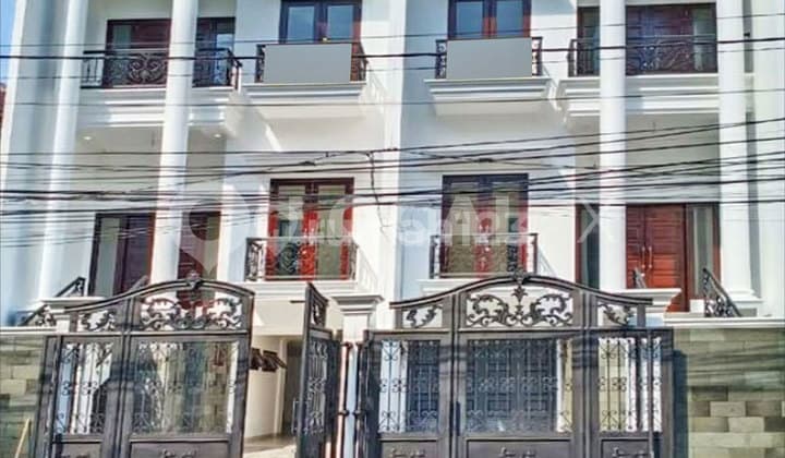 Rumah Cempaka Putih Barat Cempaka Putih, Jakarta Pusat