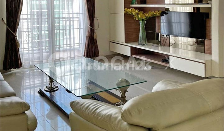 Apartemen Gading Resort Moi Tower E Penthouse Lantai 11 Kelapa Gading, Jakarta Utara