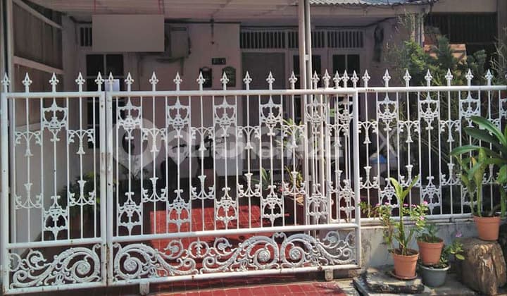 White Ivory House Kelapa Gading, North Jakarta