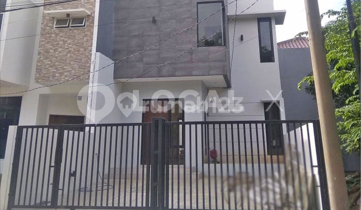 Rumah Imperial Gading Sukapura, Jakarta Utara