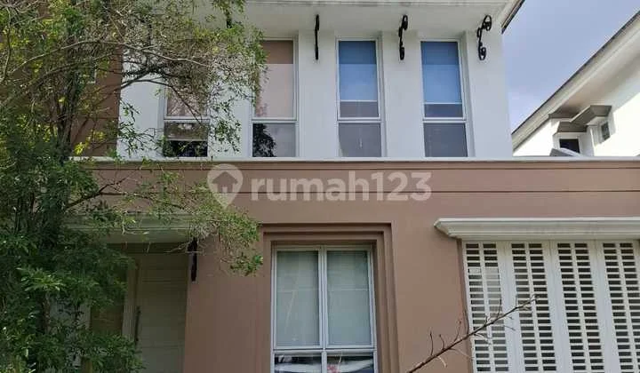 Beautiful Minimalist House with Spacious Layout, Large Master Bedroom in BSD City