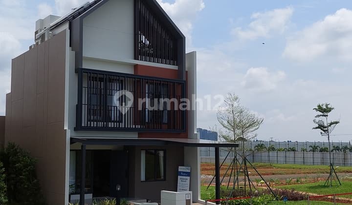 Rumah Siap Huni Dengan Attic Room Leonora Sumarecon Serpong