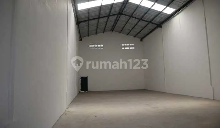 Affordable Warehouse Surya Grand Cisoka for Workshop in Cisoka, Tangerang