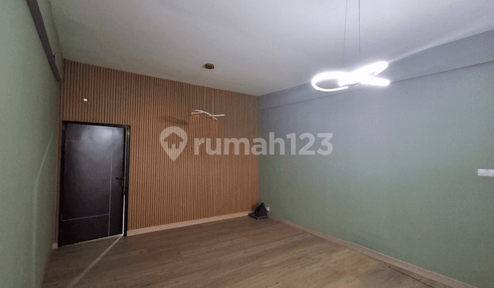 Perkantoran Segi 8 Blok D Siap Pakai