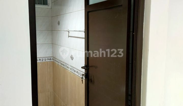 Rumah Siap Huni di Permata Buana Luas 9X20 M. Full Furnish.