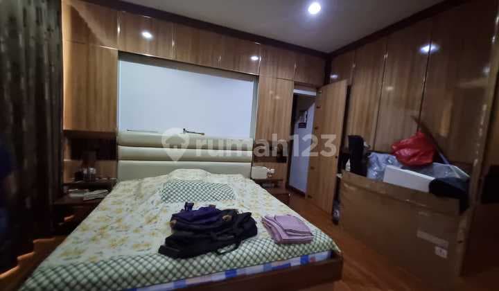 Rumah Mewah dan Siap Huni di Cluster Crown Golf, Pantai Indah Kapuk. Dibawah Pasaran