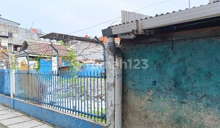 Tanah di Jelambar (masuk gang) , cocok utk kost2an Lt 550 m2