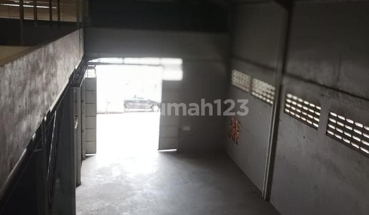 Gudang Siap Pakai di Cipondoh Kavling Dpr Tangerang. Bebas Banjir