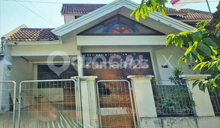 Rumah Taman Pratama Kemang Pratama 1, Rawalumbu, Bekasi, Jawa Barat