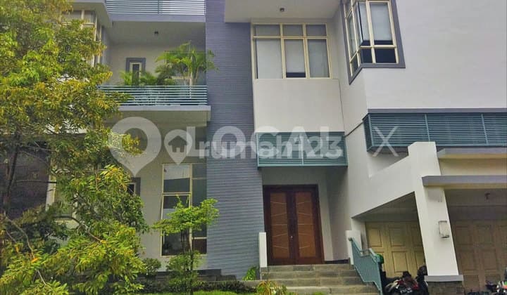 Rumah Taman Telaga Golf Jl.danau Maninjau, BSD, Tangerang, Banten