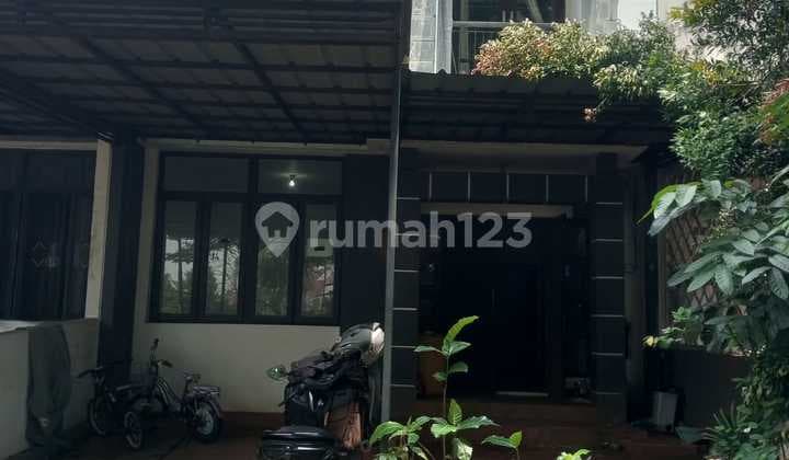Dijual Rumah Depan Taman Dalam Cluster