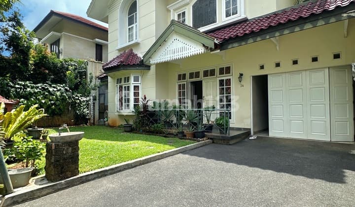 Rumah Bagus Lingkungan Premium Dekat Senopati dan Scbd