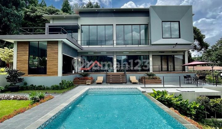 Villa Puncak Mewah View Mount Pangrango and Mount Gede