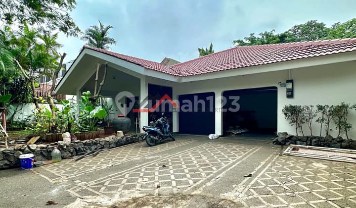 Rumah Bagus Harga Menarik Jarang Ada di Kemang Dalam