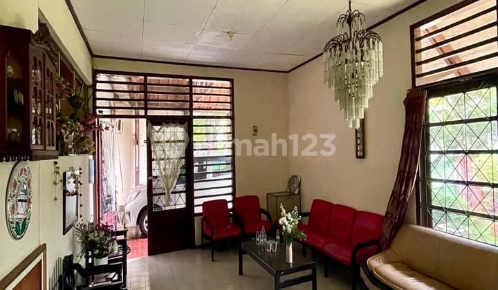 Rumah Lama Hitung Tanah Harga Menarik Lokasi Dekat Mrt dan Citos
