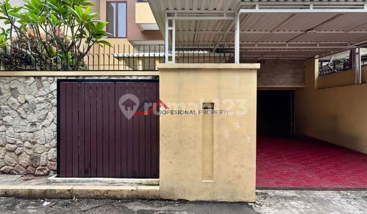 Rumah Siap Huni Modern Minimalis Private Pool Lokasi Di Kemang