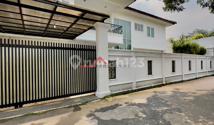 Rumah Bagus Dalam compound Dekat Kemang di Kenanga Ampera