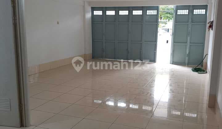 Disewakan Ruko Daerah Green Garden 3 Lantai