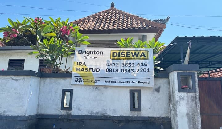 Rumah Asri Di Komplek Perumahan Di Gianyar