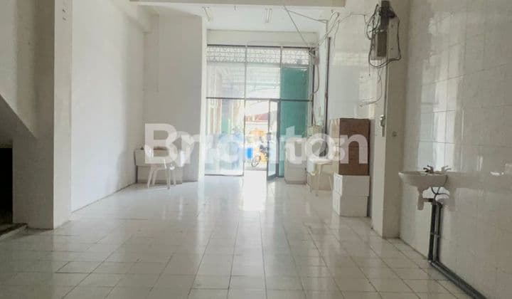 3-story shophouse in Gunung Sanghyang, Kerobokan
