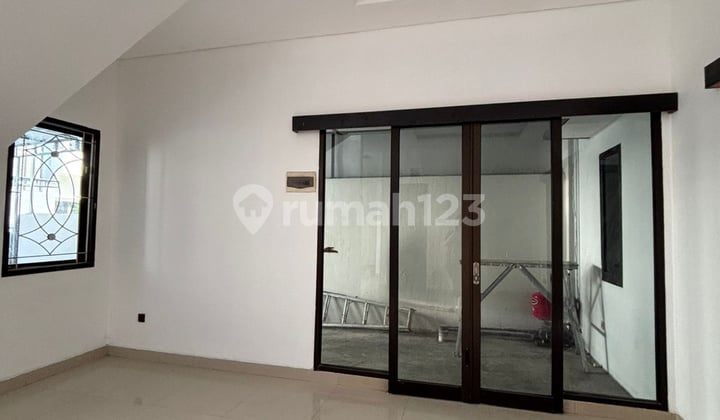 Rumah Baru dan Modern 2 Lantai di Denpasar