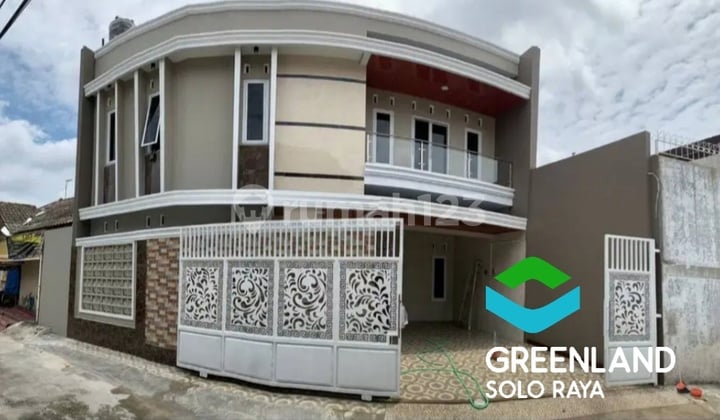 RUMAH MEWAH ELITE 2 LANTAI BARU GRESS DI MANAHAN SOLO