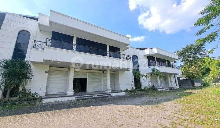 Gudang besar lengkap dengan showroom dan kantor 1,5 lantai akses container di Kartosuro, Solo