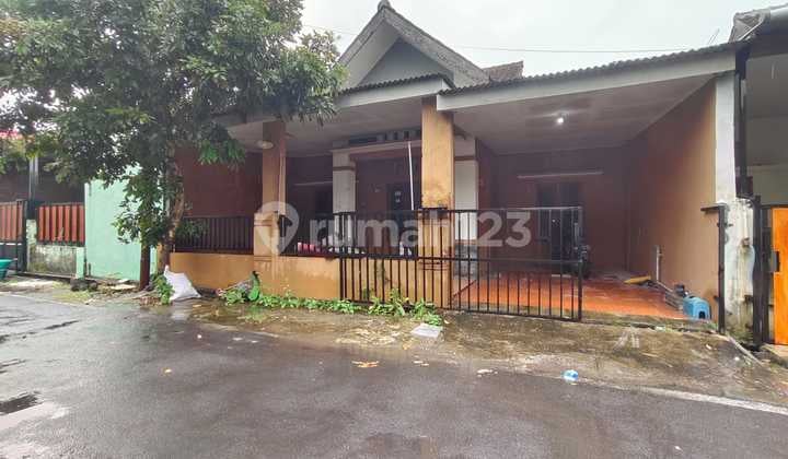 Rumah Cluster 2 Lantai Di Timur Luwes Gentan, Solo
