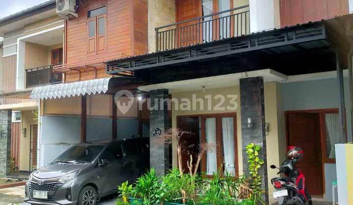 Rumah 2 Lantai Siap Huni *full Furnished* Lokasi Di Cluster Dekat Pintu Tol Ngemplak, Solo.