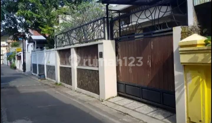 Rumah Minimalis Semi Furnish di Area Solo Kota