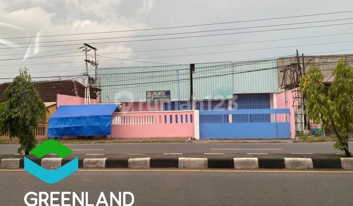 Gudang Plus Toko Bentok Ngantong di Jalan A Yani Kartasura