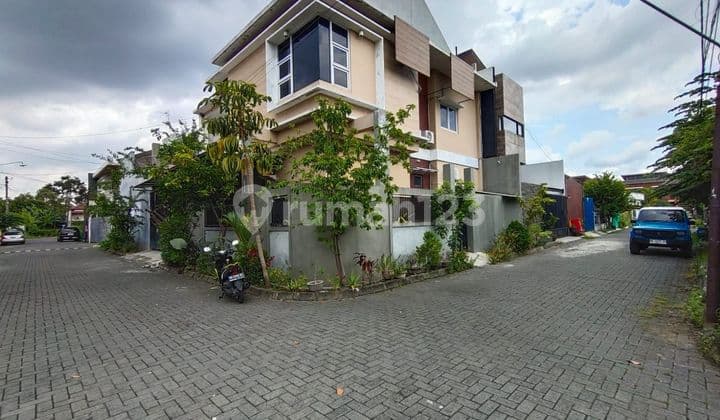 RUMAH BAGUS DAN NYAMAN DI PERUMAHAN SOLO BARU