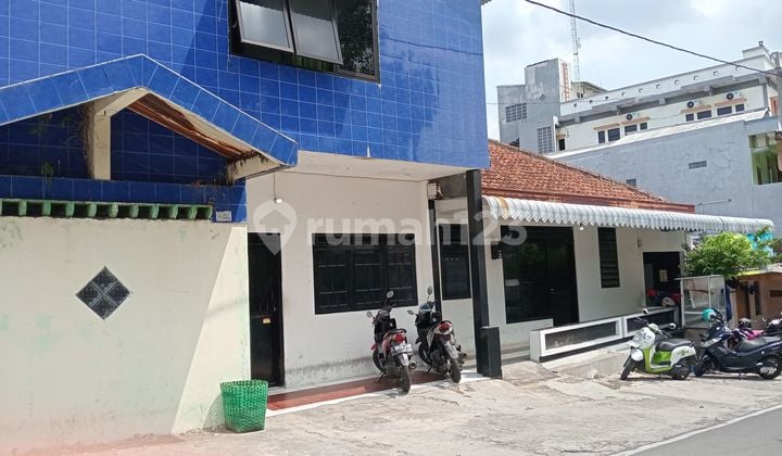 1.5-Story Boarding House Full Occupancy Near UNS Solo