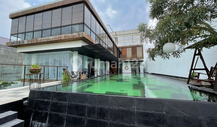 Rumah Mewah Luxury Di Kota Baru Parahyangan