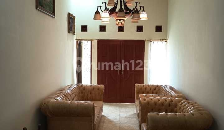 Rumah Bagus 1,5 Lantai Tki Siap Huni, Taman & Jalan Lebar 6 M
