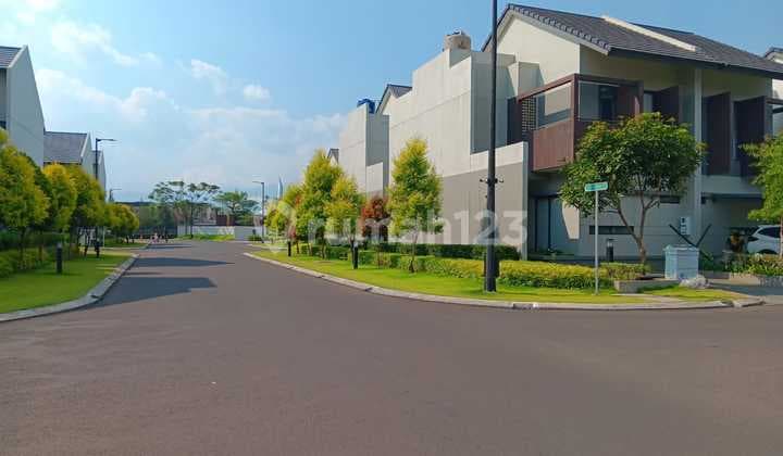 Rumah Freya Hook Disewakan di Cluster Flora Summarecon Bandung