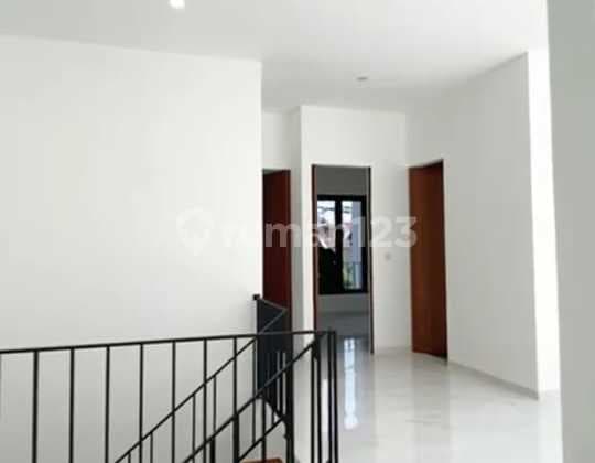 Rumah Lux 2 Lantai di Cluster Favorit Tki 3, Carport 2 Mobil